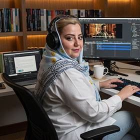 مترجم / مهشید پُرنور